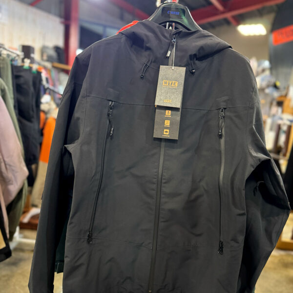 VANS MTE High-country 3L JKT ( Black )